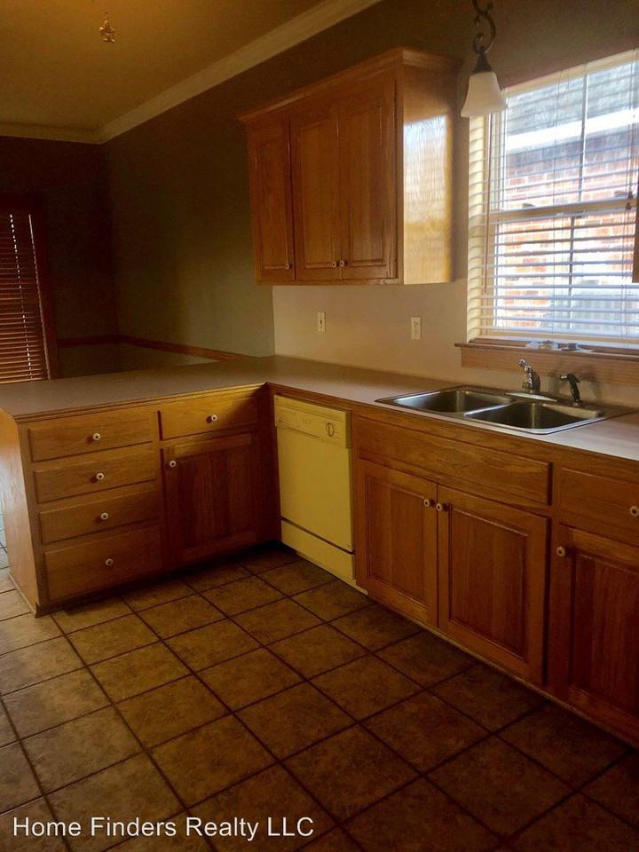 12330 River Highlands - Photo 2 of 10