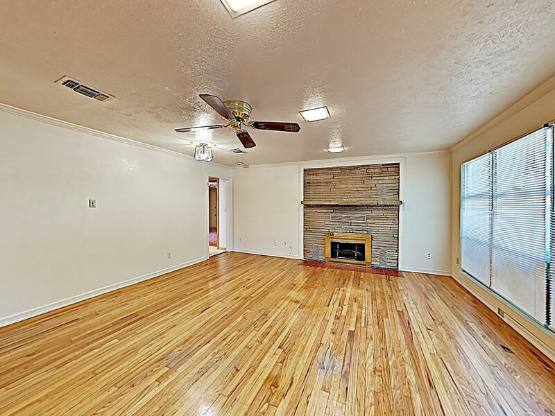 124 Mcgee Dr - Photo 2 of 16