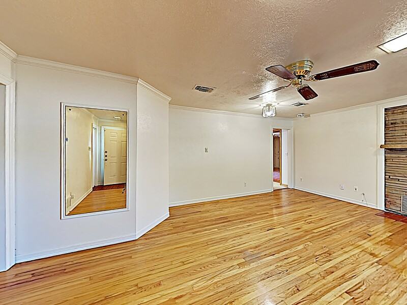 124 Mcgee Dr - Photo 3 of 16