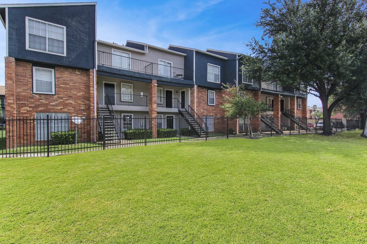 Cadence Apartments 3913 Gannon Ln, Dallas, TX 75237 Zumper