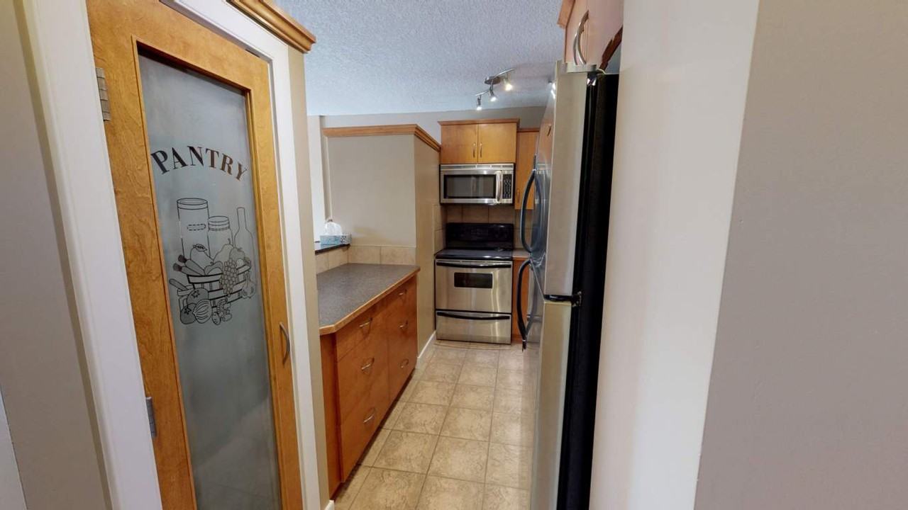 302, 1420 Memorial Dr. NW - Photo 2 of 12