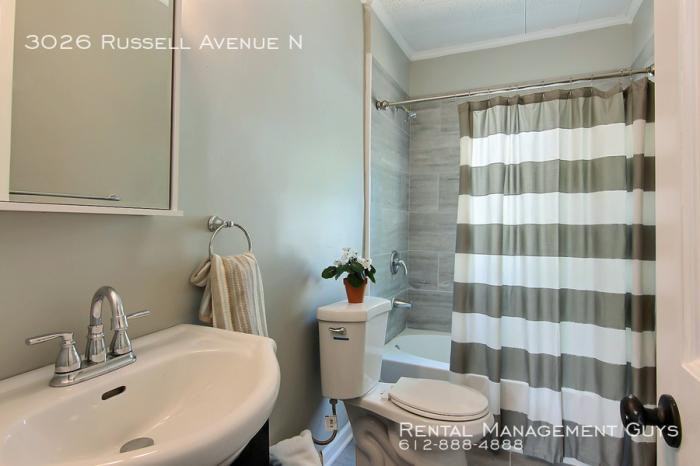 3026 Russell Avenue N - Photo 3 of 19