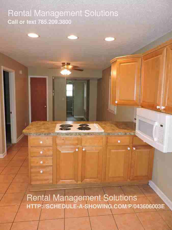 2210 Sw Fillmore - Photo 3 of 16