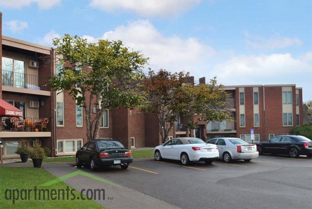 RoseMall Apartments - Photo 3 of 8