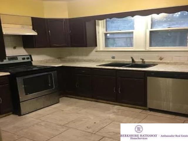 9302 Maple Street - Photo 2 of 3