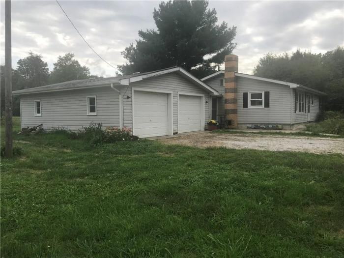 10889 East 200 N. - Photo 2 of 29