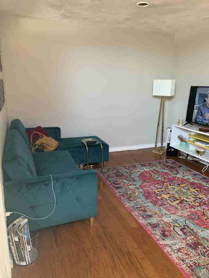 819 12th St Ne - Photo 3 of 5