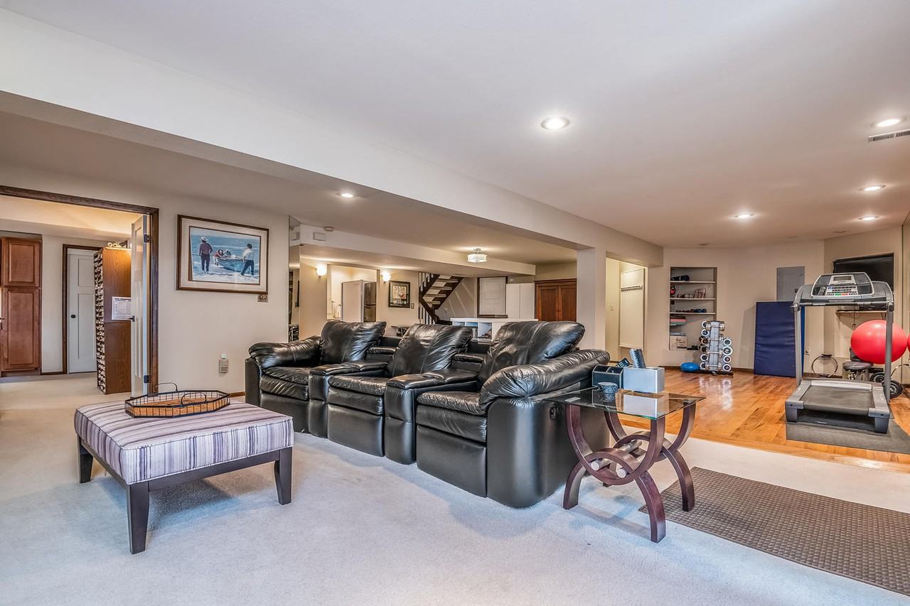 1430 St Andrews Dr - Photo 2 of 37