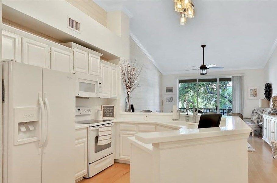 624 Arbor Lake Ln - Photo 3 of 14