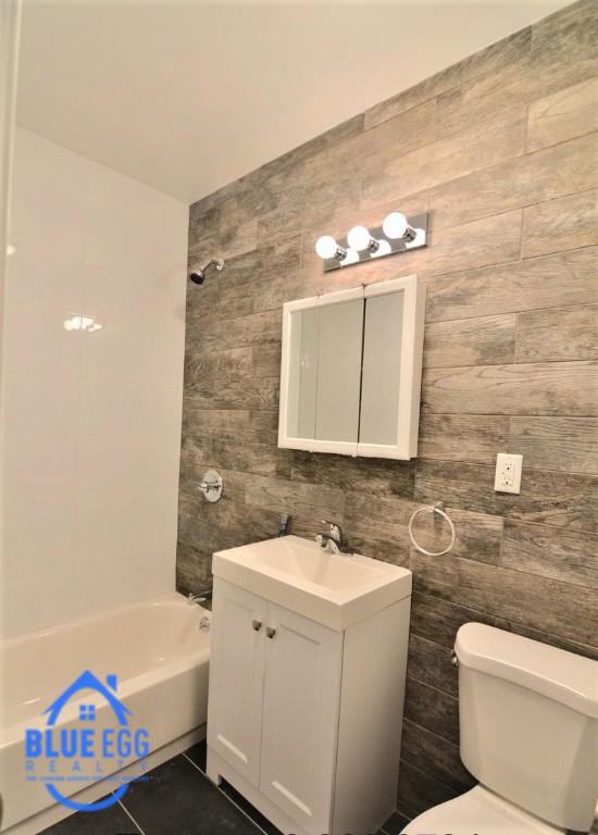 6018 60-18 54th Pl. #2L - Photo 3 of 6