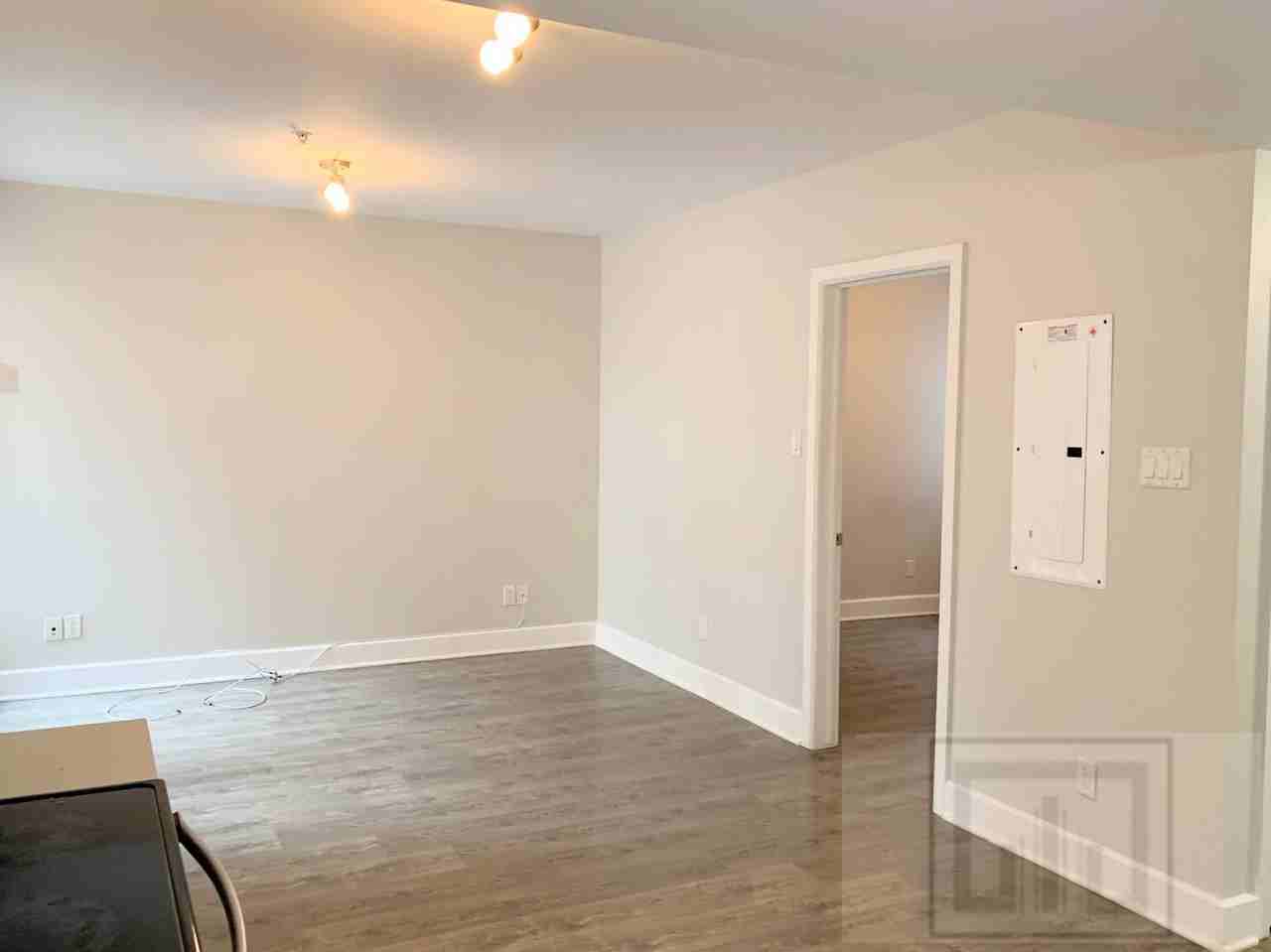 3405 Avenue Benny - Photo 2 of 6