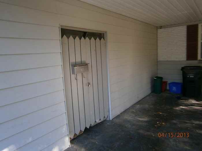 1212 Oakley Street - Photo 2 of 12