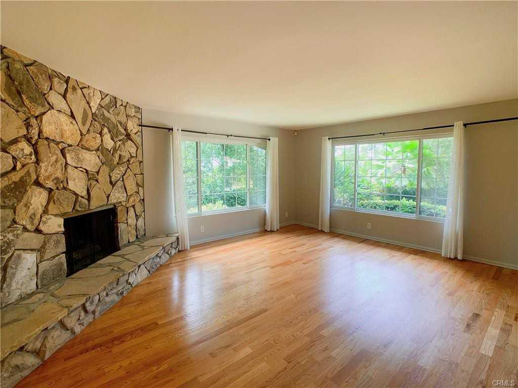 2090 Liliano Dr. - Photo 2 of 21