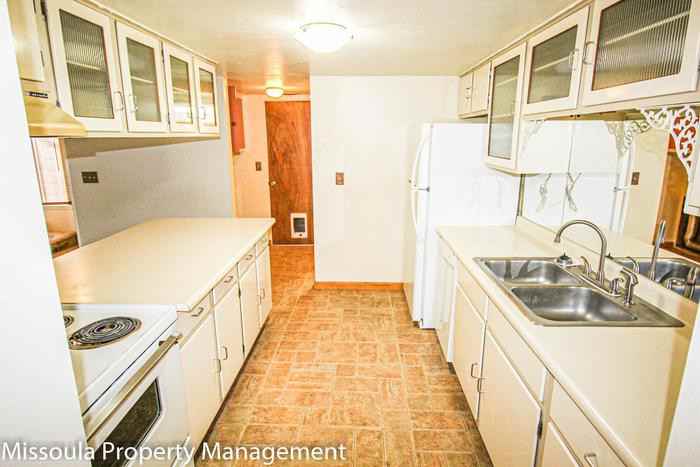 13 Russell Park West - Photo 2 of 9