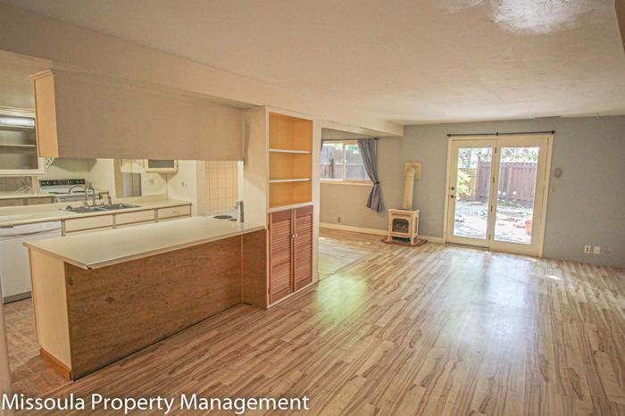 13 Russell Park West - Photo 3 of 9