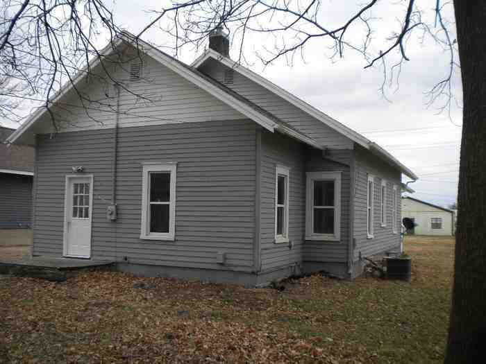 679 West Boyd Street - Photo 3 of 14