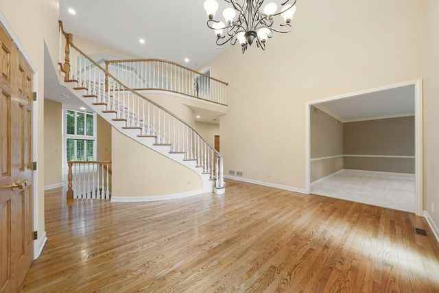 120 N Wynstone Dr - Photo 3 of 44