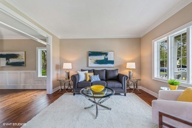 437 Chicago - Photo 2 of 25