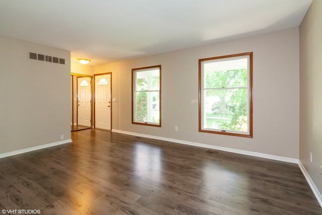 1704 Paddington - Photo 3 of 10