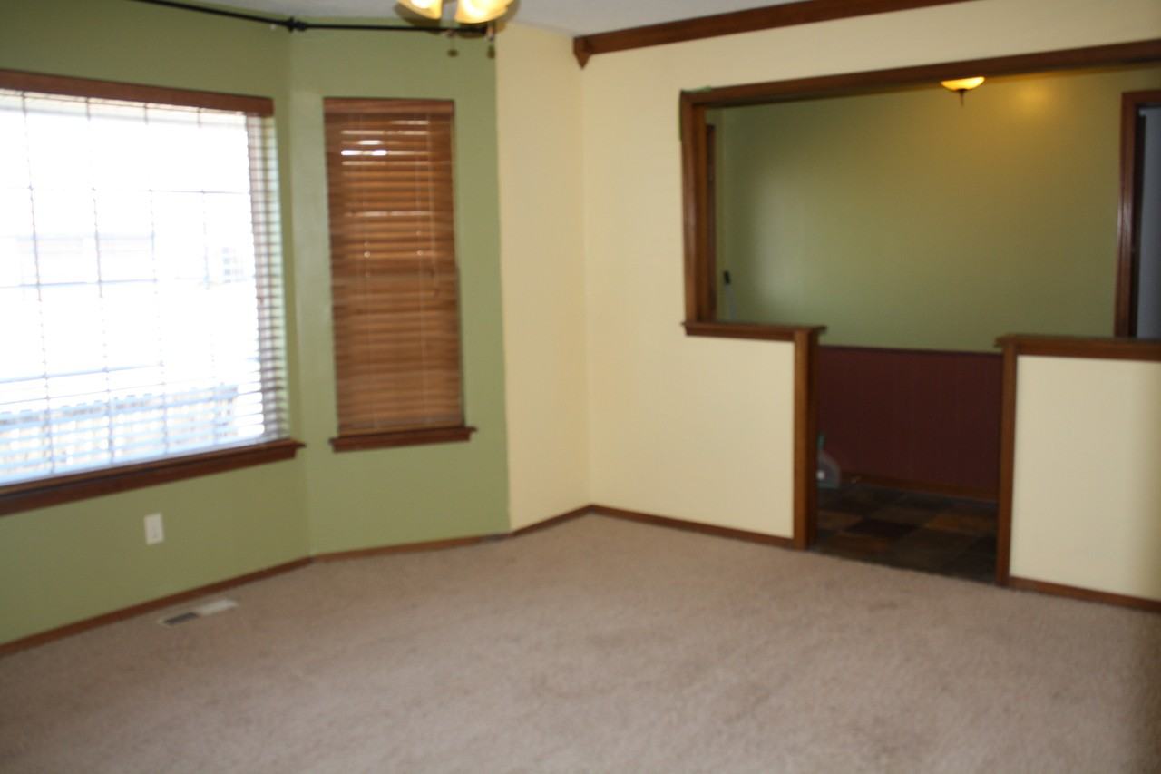 2520 NW 115th St - Photo 2 of 11