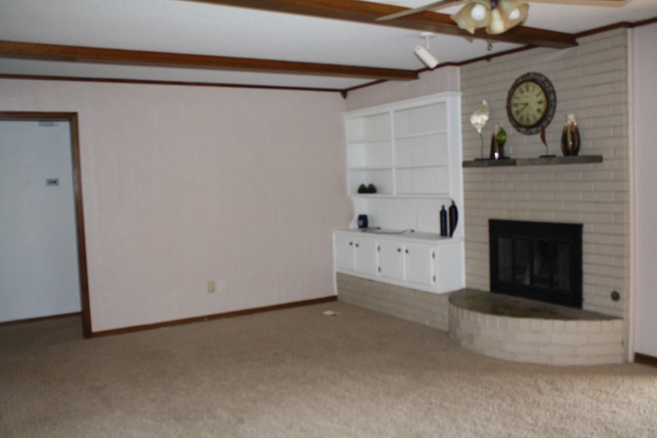 2520 NW 115th St - Photo 3 of 11