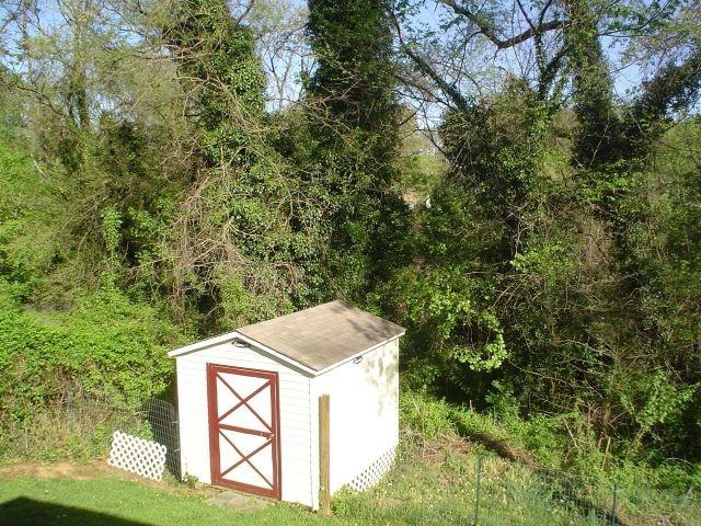 1515 North Ave NE - Photo 3 of 18