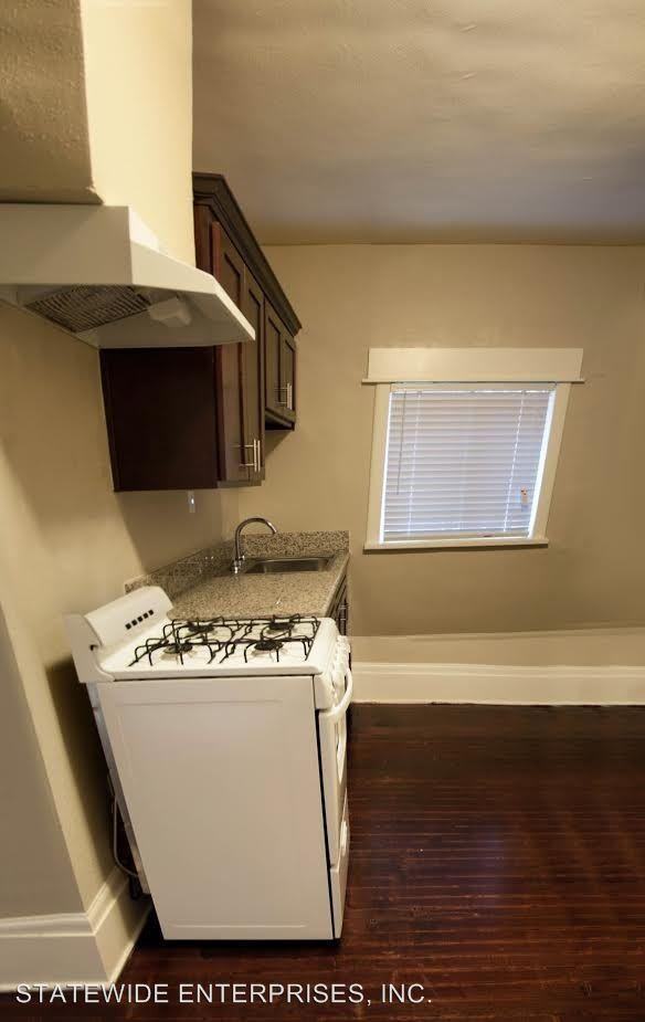 1412 W. 10th Pl. - Photo 3 of 6