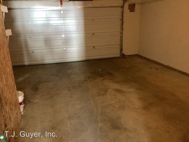 911 Sw Front Street - Photo 2 of 15