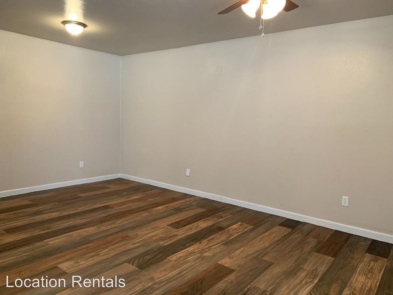 2815 43rd Street - Photo 3 of 6