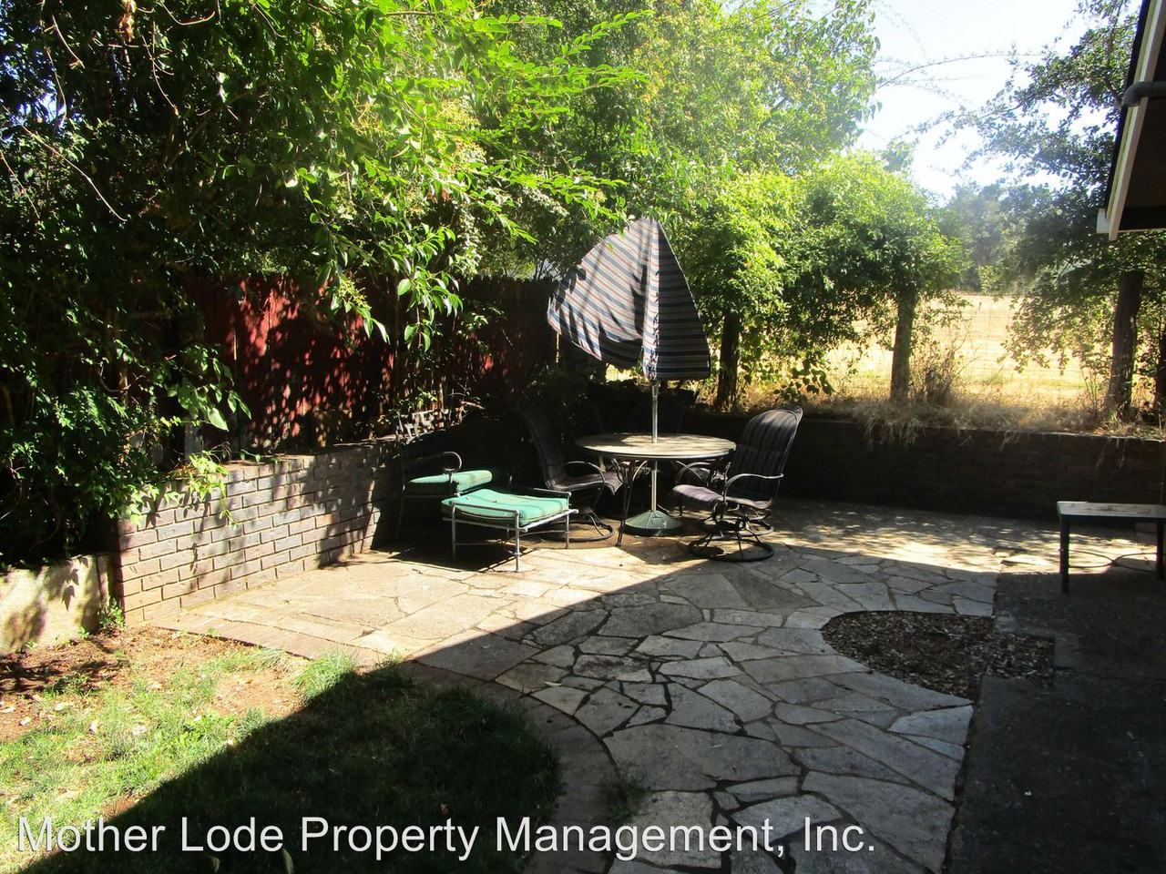 520 Williams Street - Photo 2 of 17