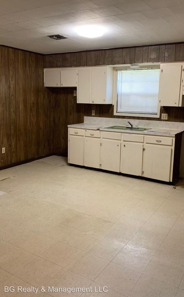 617 Cecile Blvd - Photo 3 of 9