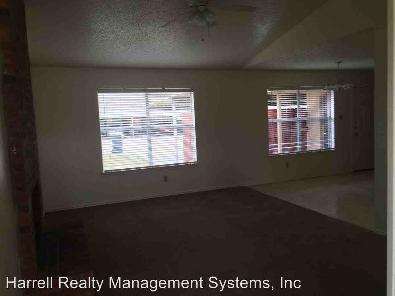 9007 Woodgate Circle - Photo 2 of 7