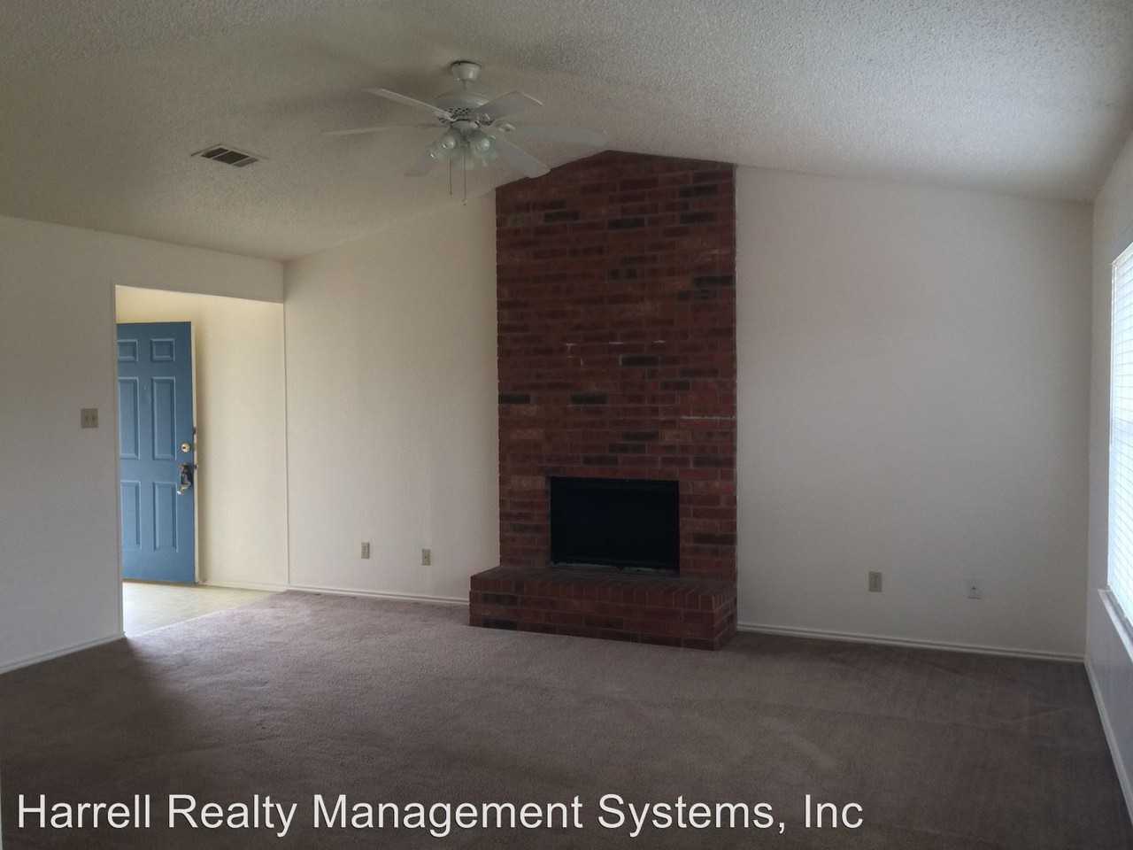 9007 Woodgate Circle - Photo 3 of 7