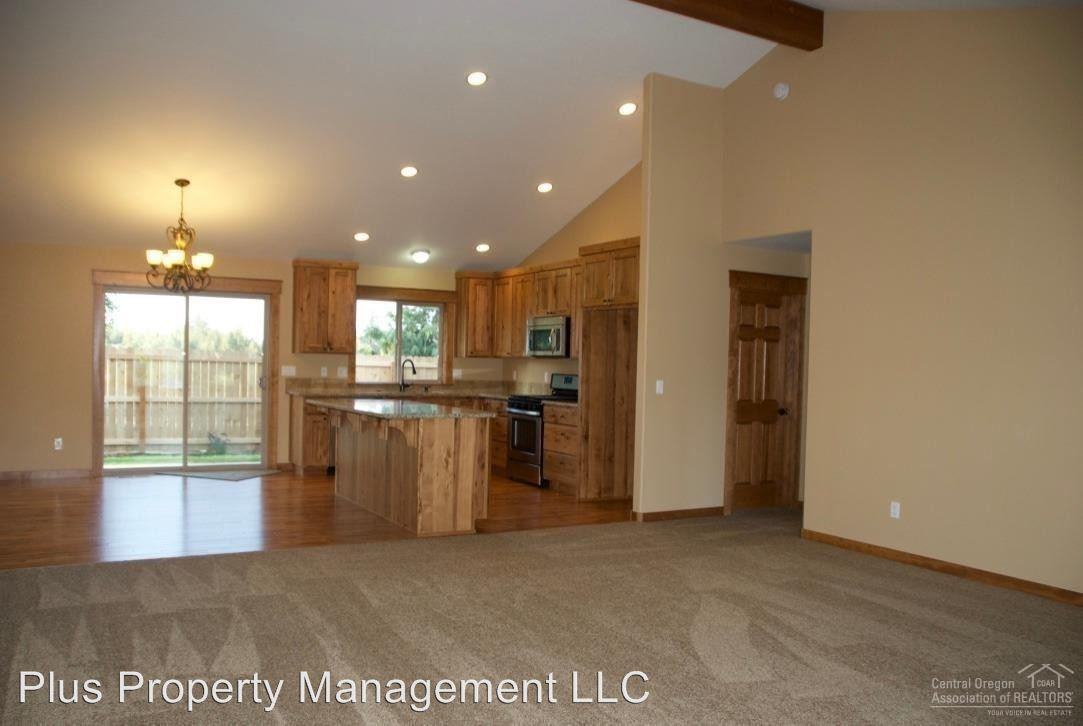 20593 Dylan Loop - Photo 2 of 9
