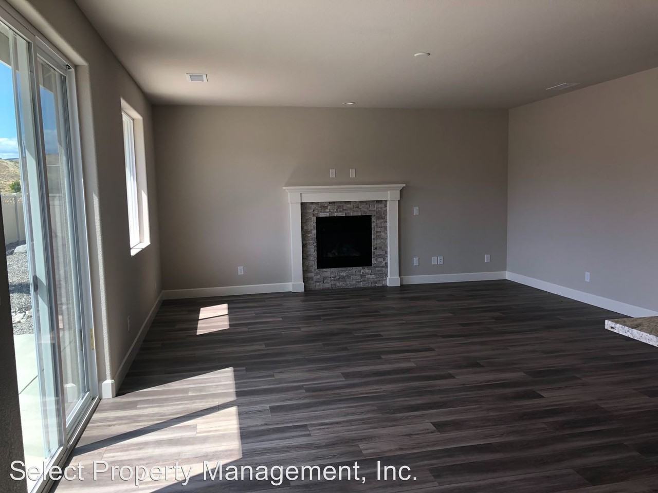 305 San Roma Drive - Photo 3 of 23