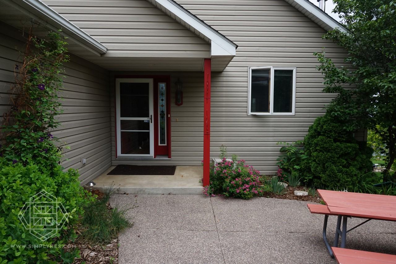 40 E Lake St - Photo 3 of 12