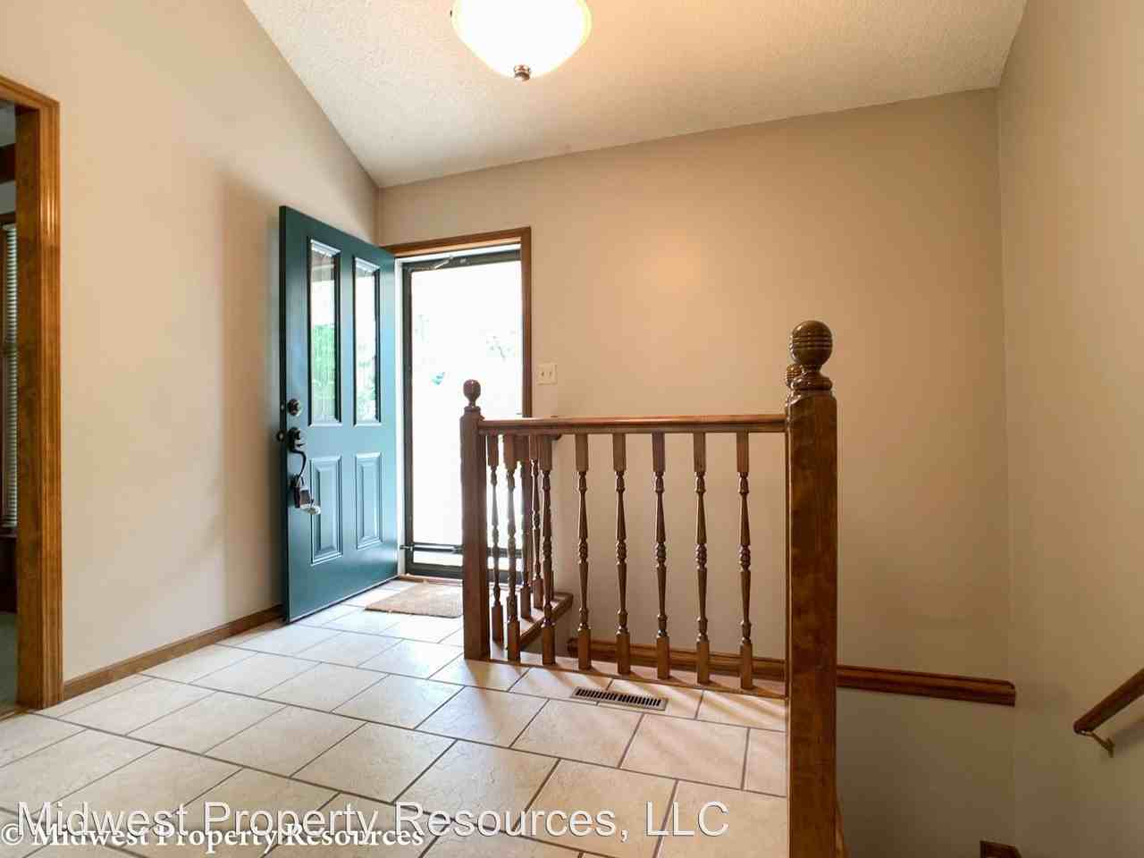 705 Se Claremont St. - Photo 2 of 26