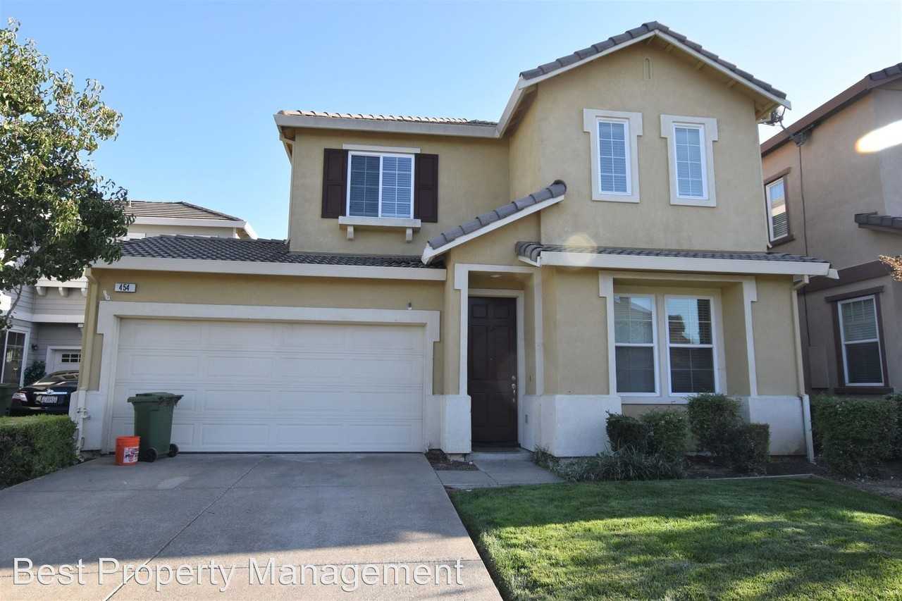 454 Chestnut Dr. - Photo 2 of 8