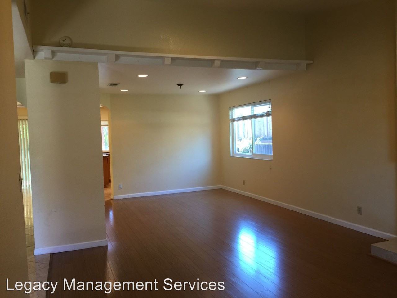 631 Iroquois Way - Photo 3 of 11