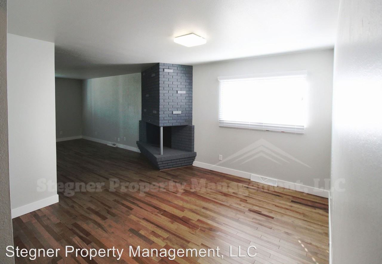 1121 Robertson St. - Photo 3 of 15