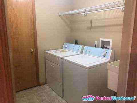 403 Juniper Ln Nw - Photo 3 of 13