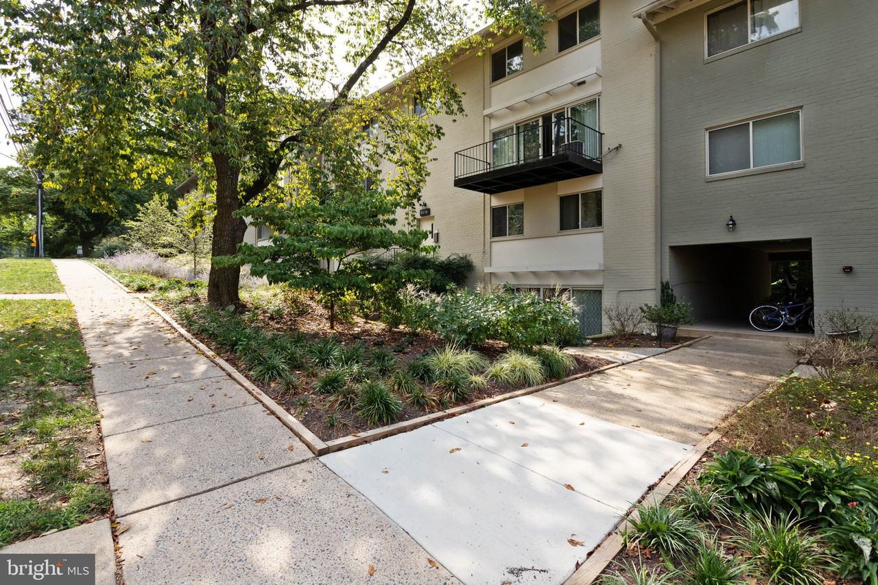 8616 Manchester Road 6 - Photo 2 of 35