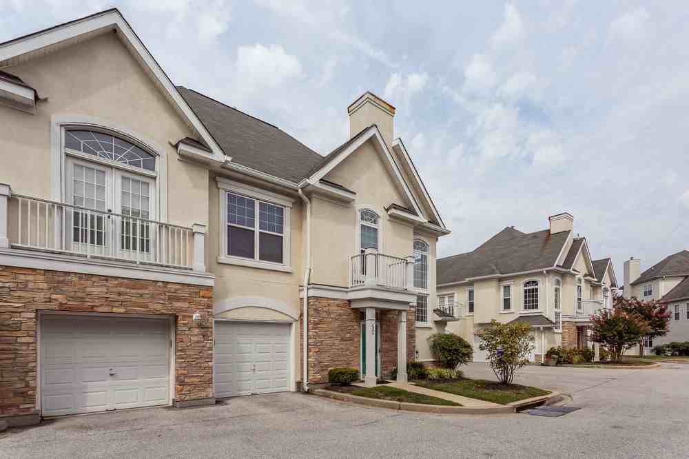 52 Barbican Way #52 - Photo 2 of 28