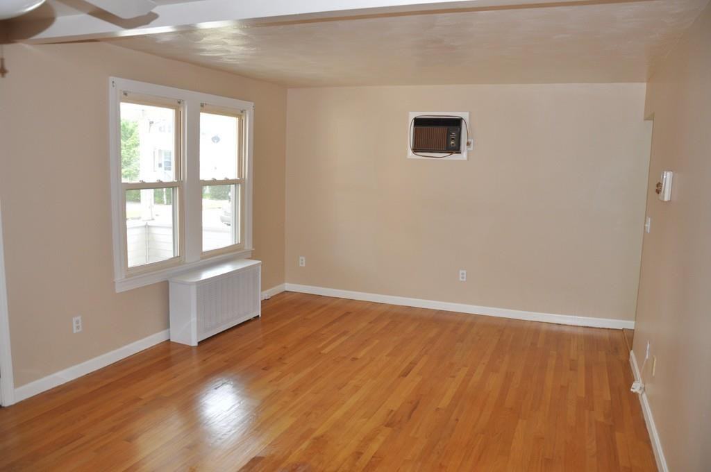 38 Grover St - Photo 2 of 10