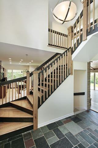 803 Redbud Ln - Photo 2 of 9