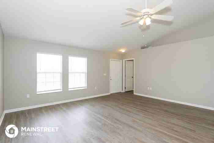 1713 Southwest 32nd Street - Photo 3 of 16