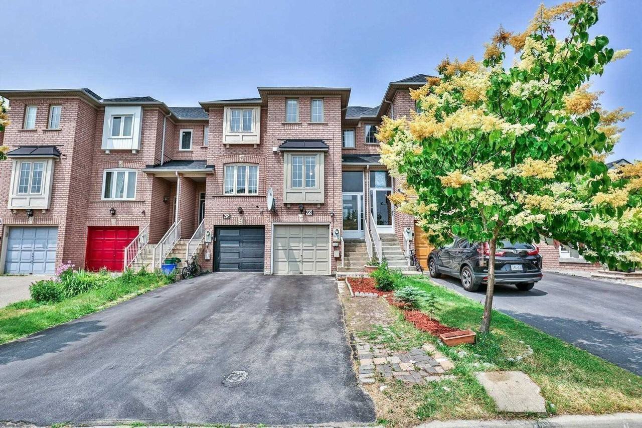 93 Coburg Crescent, Richmond Hill, ON L4B 4E4 3 Bedroom House for Rent
