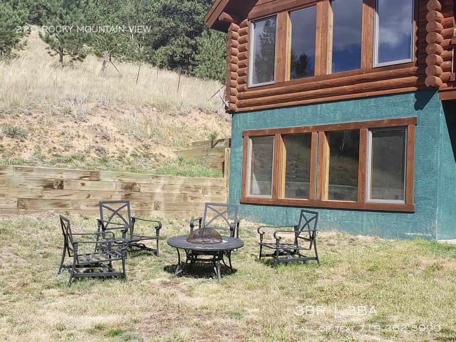 220 Rocky Mountain View - Photo 3 of 31