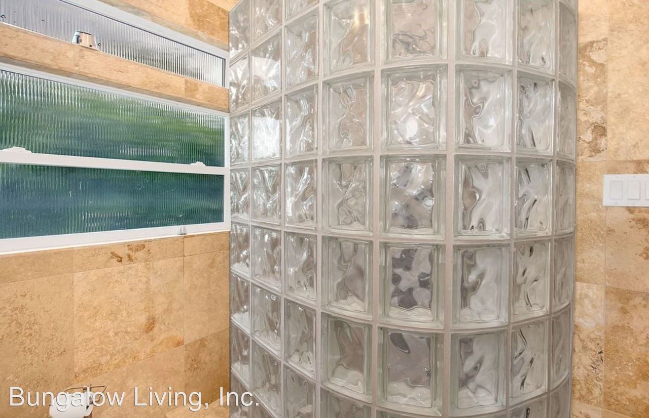 922 N 45th St - Photo 2 of 3