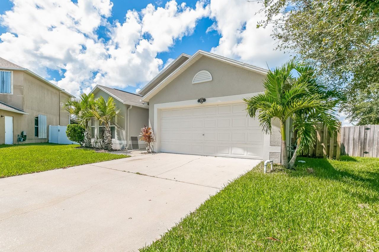 4736 Four Lakes Dr - Photo 3 of 21